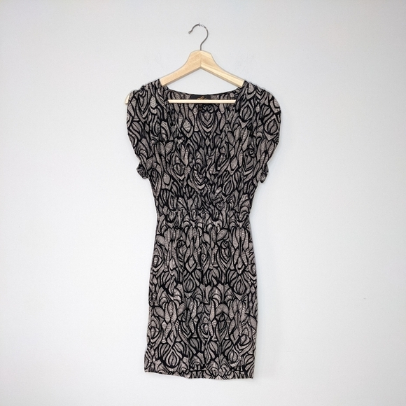 Akiko 100% Silk Printed Mini Dress Surplice V Neck Faux Wrap Floral Tan Size XS - Picture 12 of 14